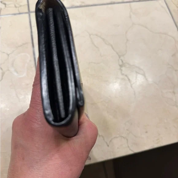 Louis Vuitton Beige and Black Wallet - Picture 6 of 6